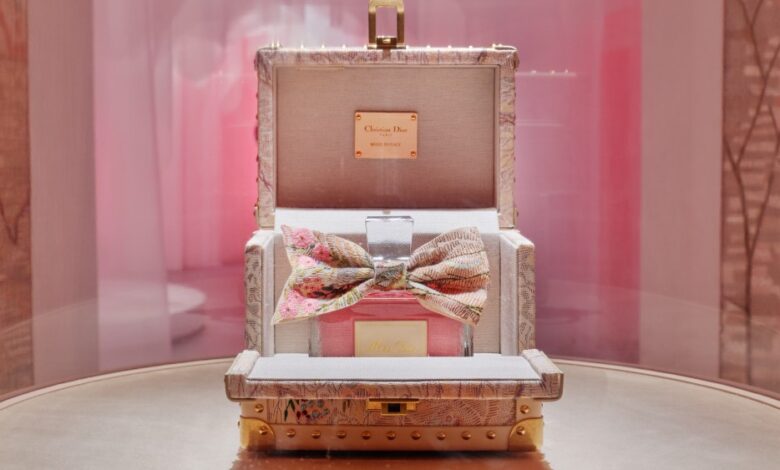 ‘Miss Dior, Stories of a Miss’ Exhibit Explores the Scent’s Legacy ‘Miss Dior, Stories of a Miss’ Exhibit Explores the Scent’s Legacy